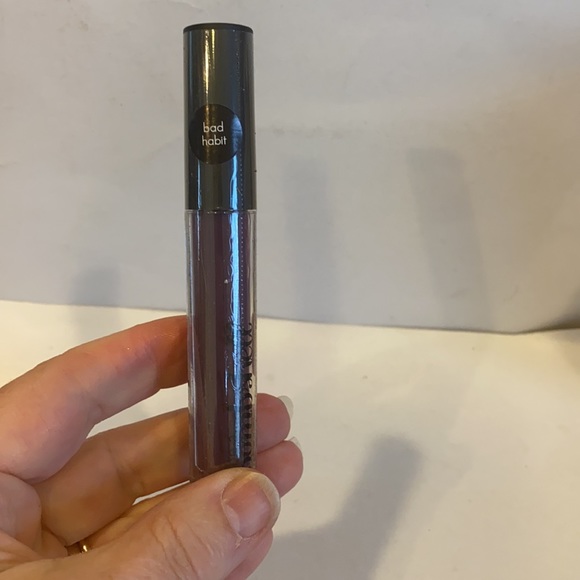 BE A BOMBSHELL Purple Plum Lip Gloss Matte Bad Habit 0.11oz NIP $15 - Picture 2 of 5